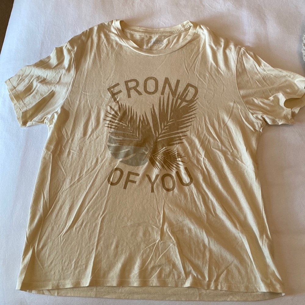 Amuse Society Frond of You graphic t-shirt. Size small
